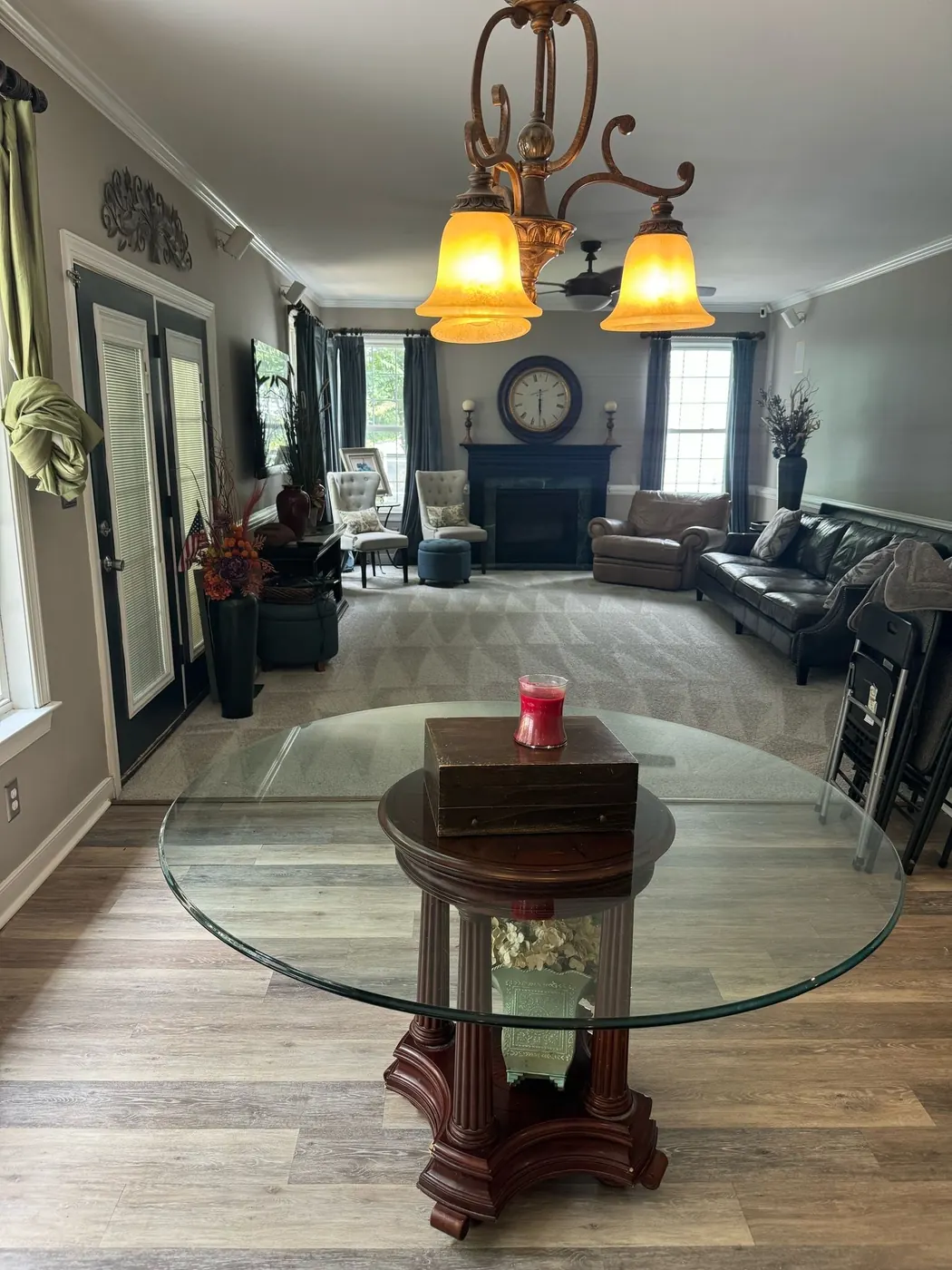 Clean family room after residential cleaning service in Richmond, Virginia