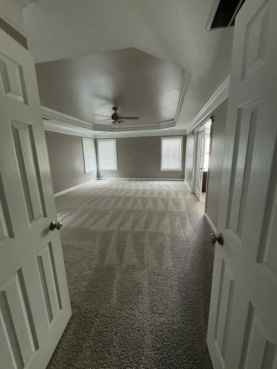 Move-out ready carpeted room after professional cleaning in Richmond, Virginia